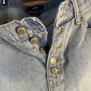 Aero Button Front Mom Short